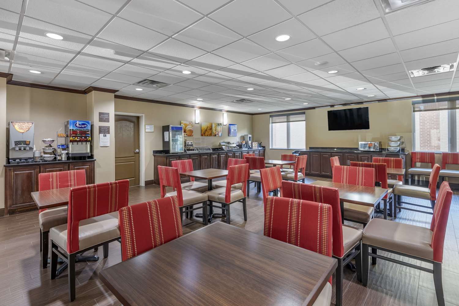 Фото Comfort Suites Plano - Dallas North