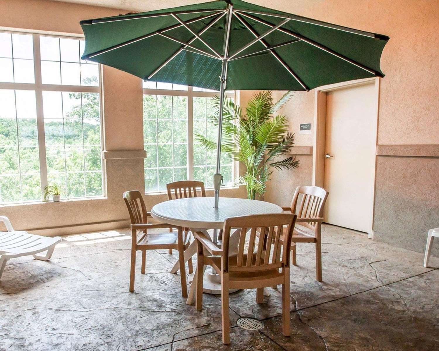 Фото Sleep Inn & Suites Lake of the Ozarks