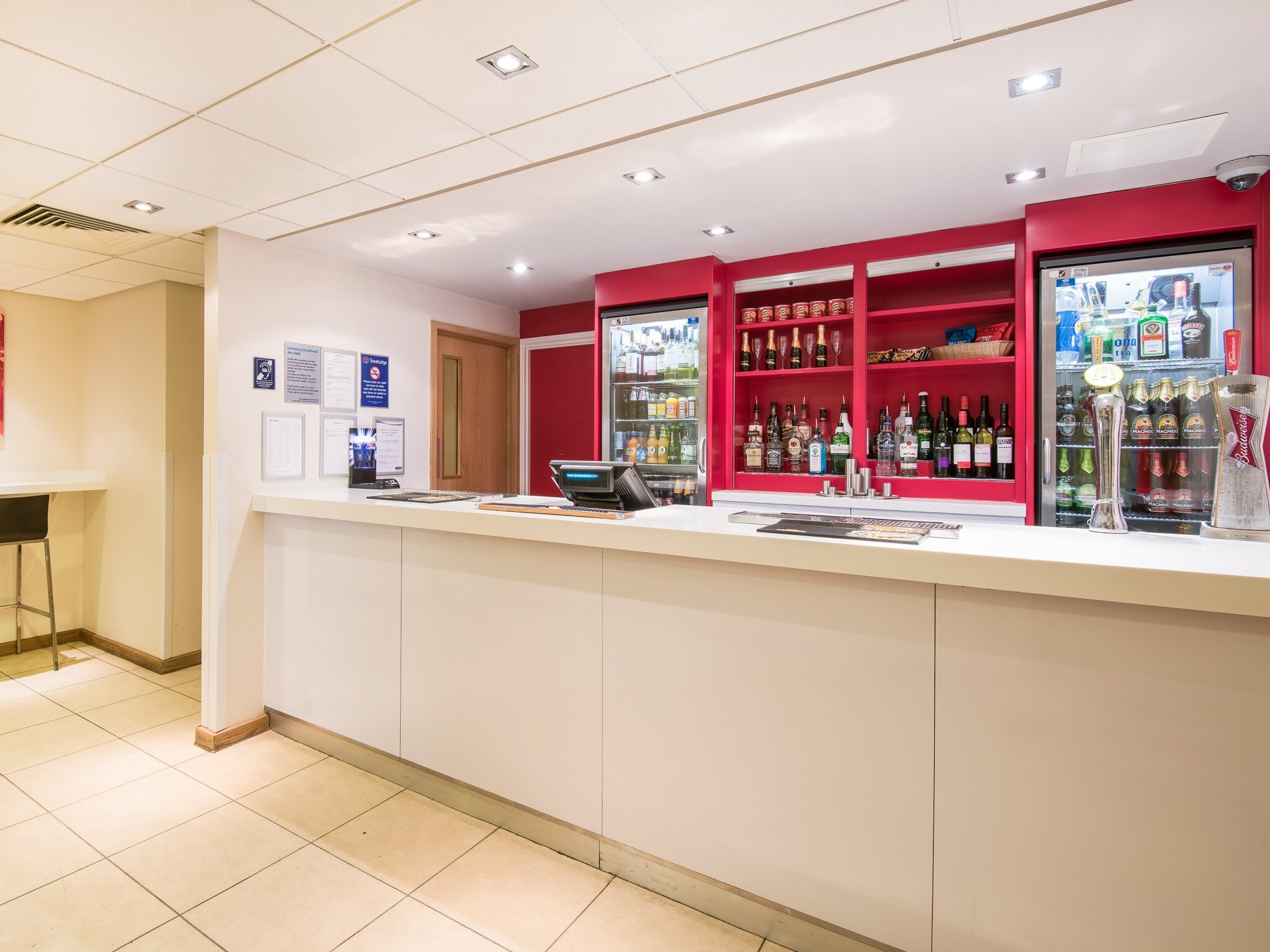 Фото Travelodge Edinburgh Learmonth