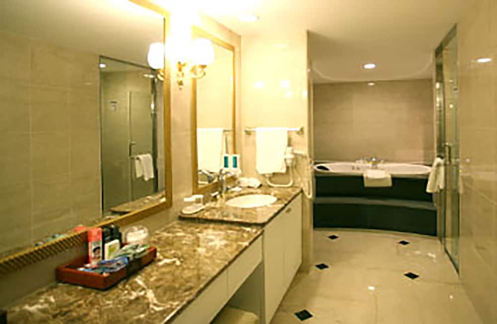 Фото High1 Palace Hotel & Cc