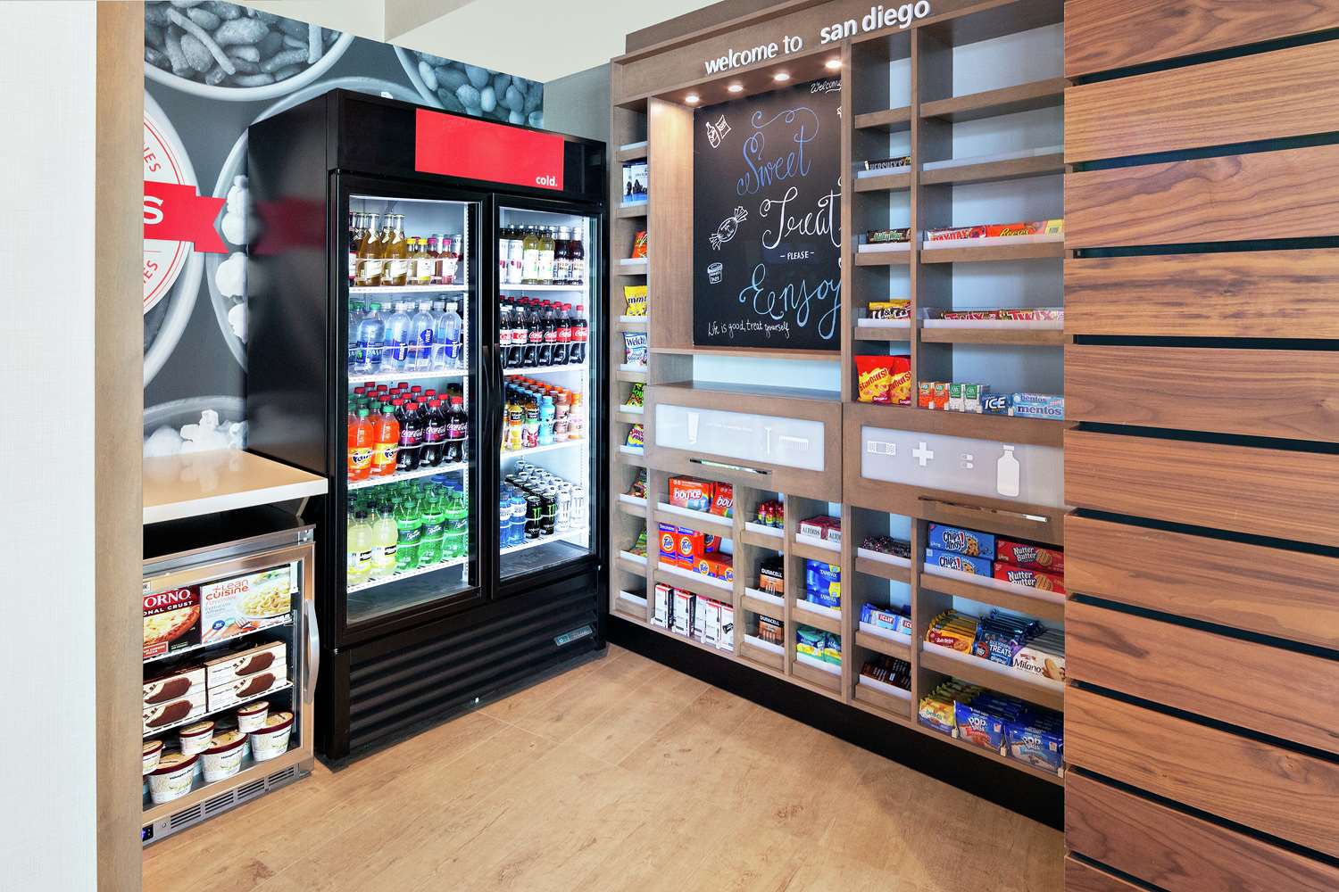 Фото Hampton Inn & Suites San Diego Airport Liberty Station