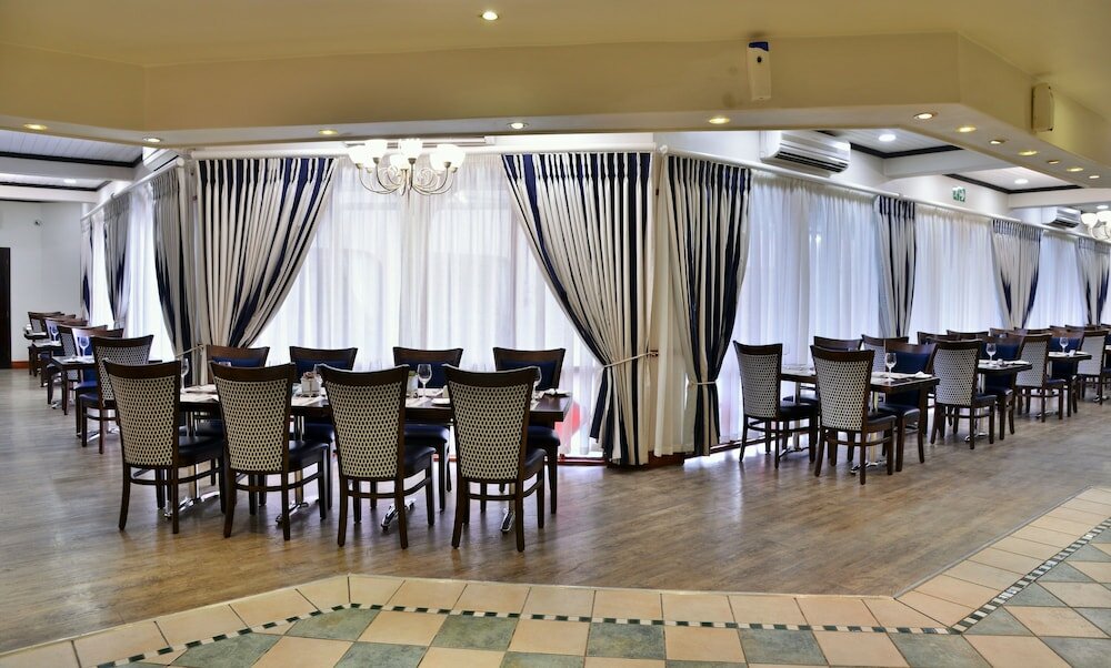 Фото Cumberland Hotel Worcester