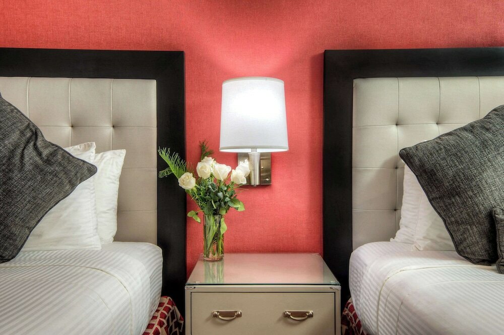 Фото Aggie Inn, Ascend Hotel Collection