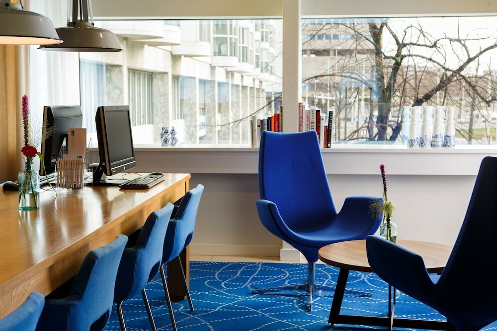 Фото Holiday Inn Express Rotterdam - Central Station