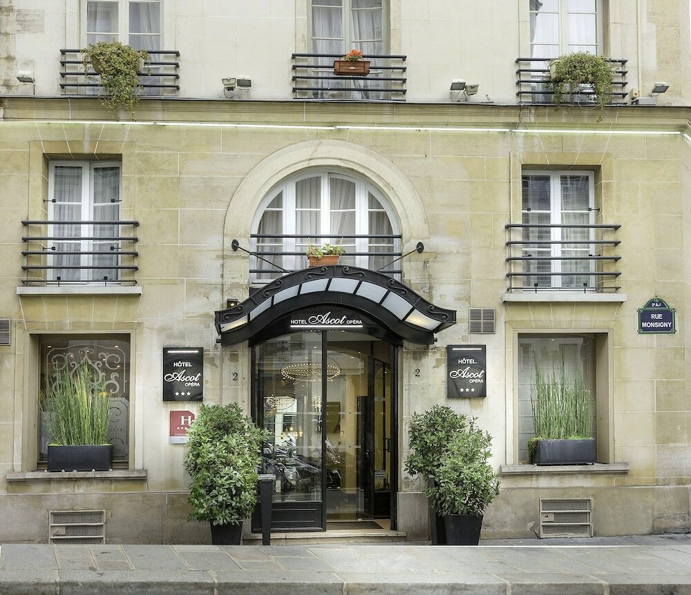 Фото отеля 1