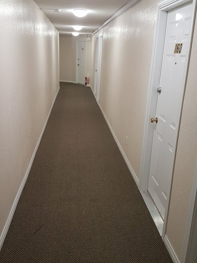 Фото Parkway Motel & European Lodges