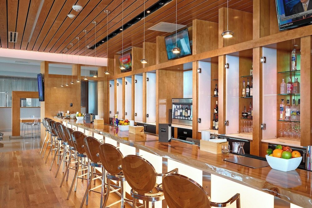 Фото Renaissance Edmonton Airport Hotel