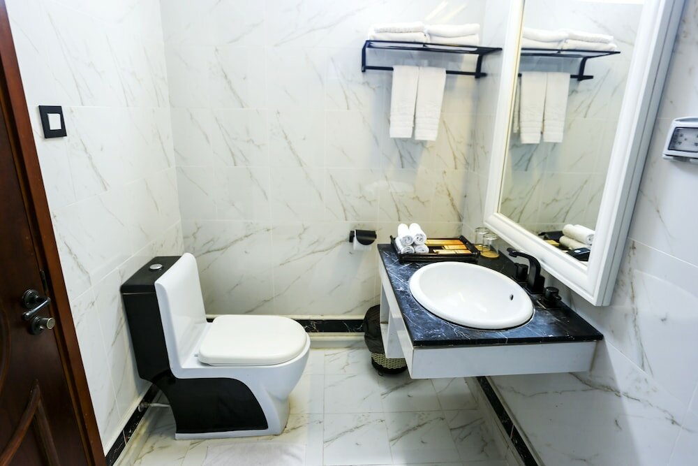 Фото Seventeen Saloon Hotel