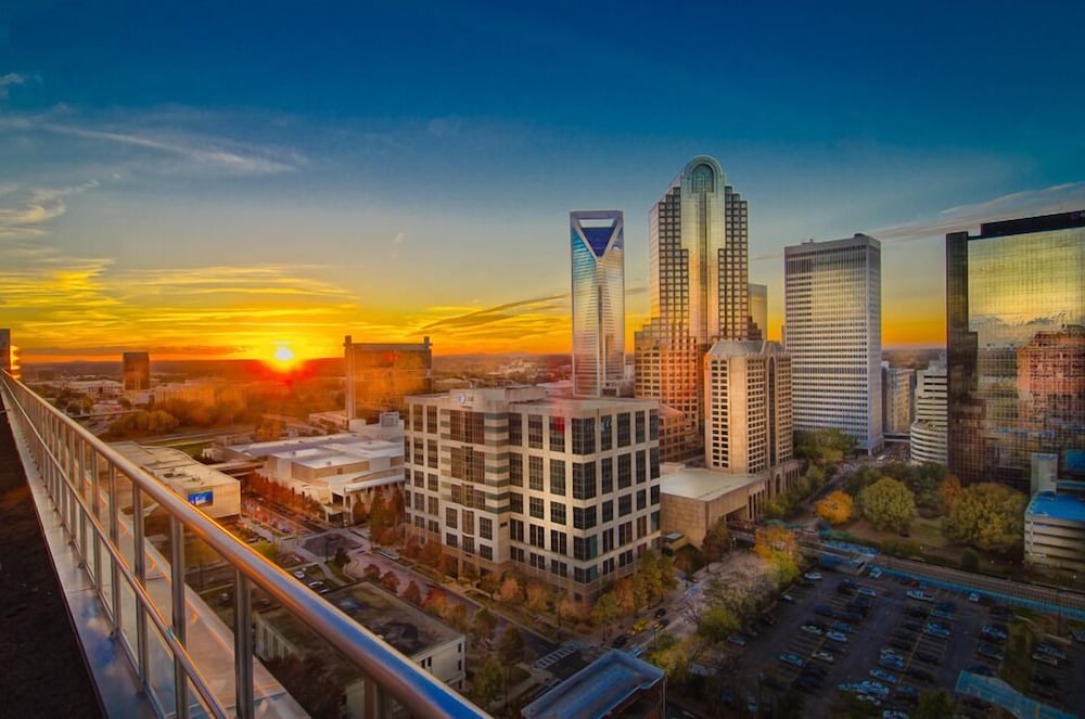 Фото Hyatt Place Charlotte Downtown