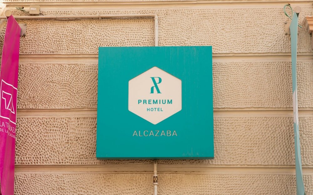 Фото Alcazaba Premium Hostel