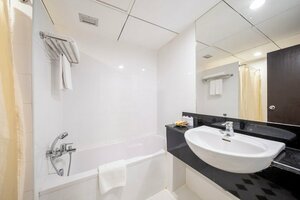 Гостиница Golden Crown Grand Hotel