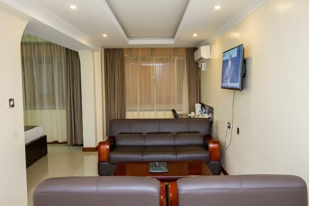 Фото Pinecone Hotel