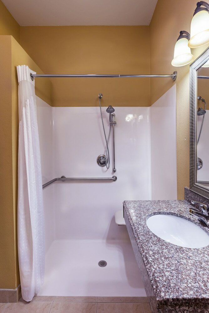 Фото Holiday Inn Express & Suites Corpus Christi Nw - Calallen, an Ihg Hotel