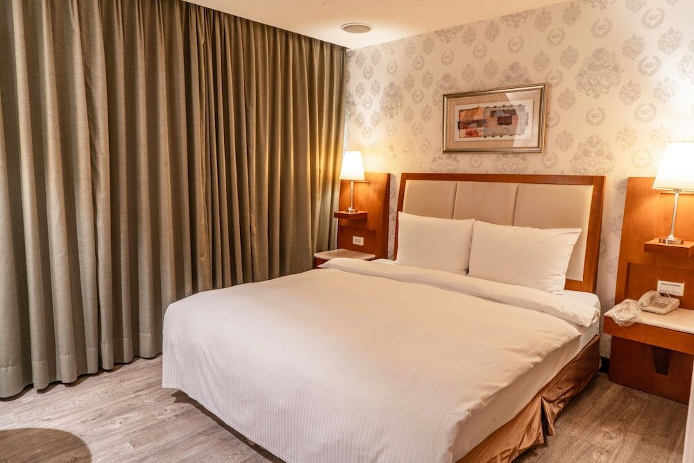 Фото Elegance Hotel Taipei