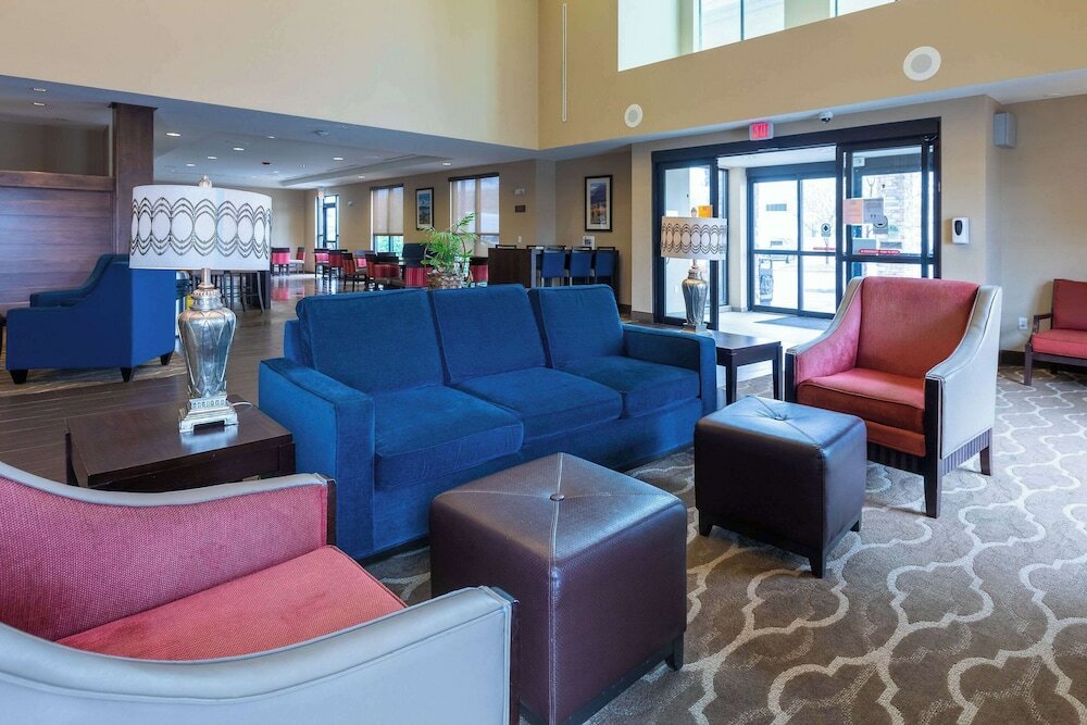 Фото Comfort Suites Denver near Anschutz Medical Campus