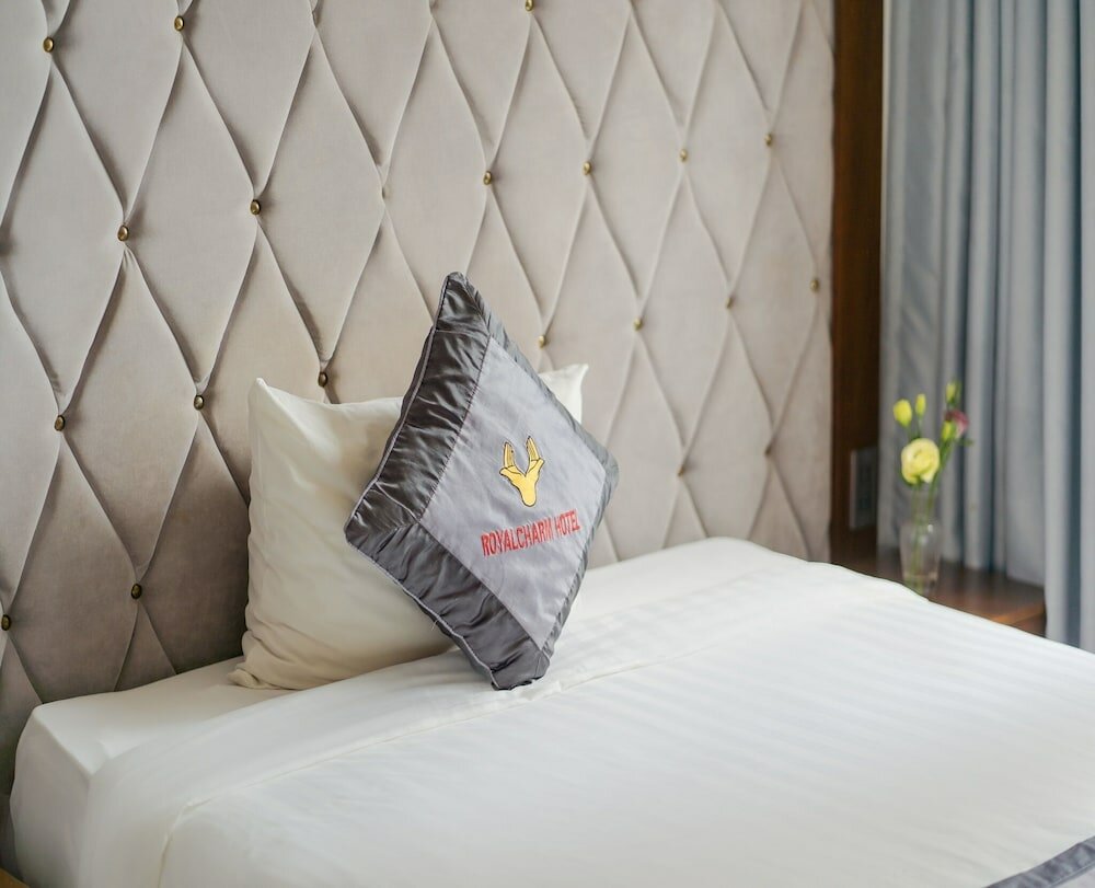 Фото Royal Charm Hotel