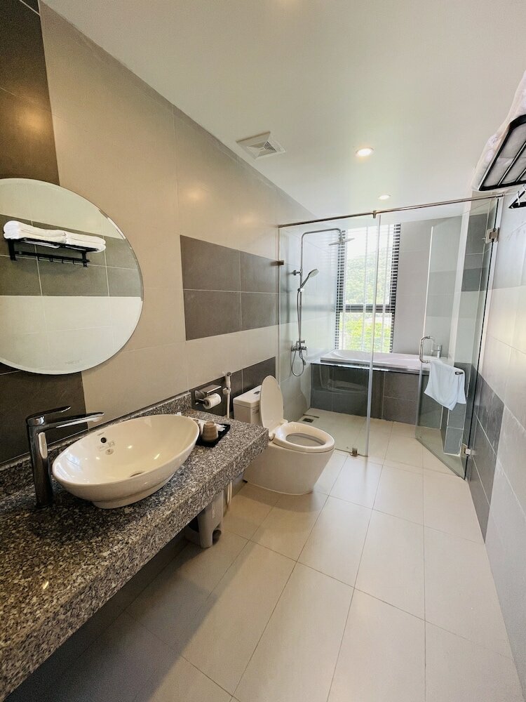 Фото The Light Hotel