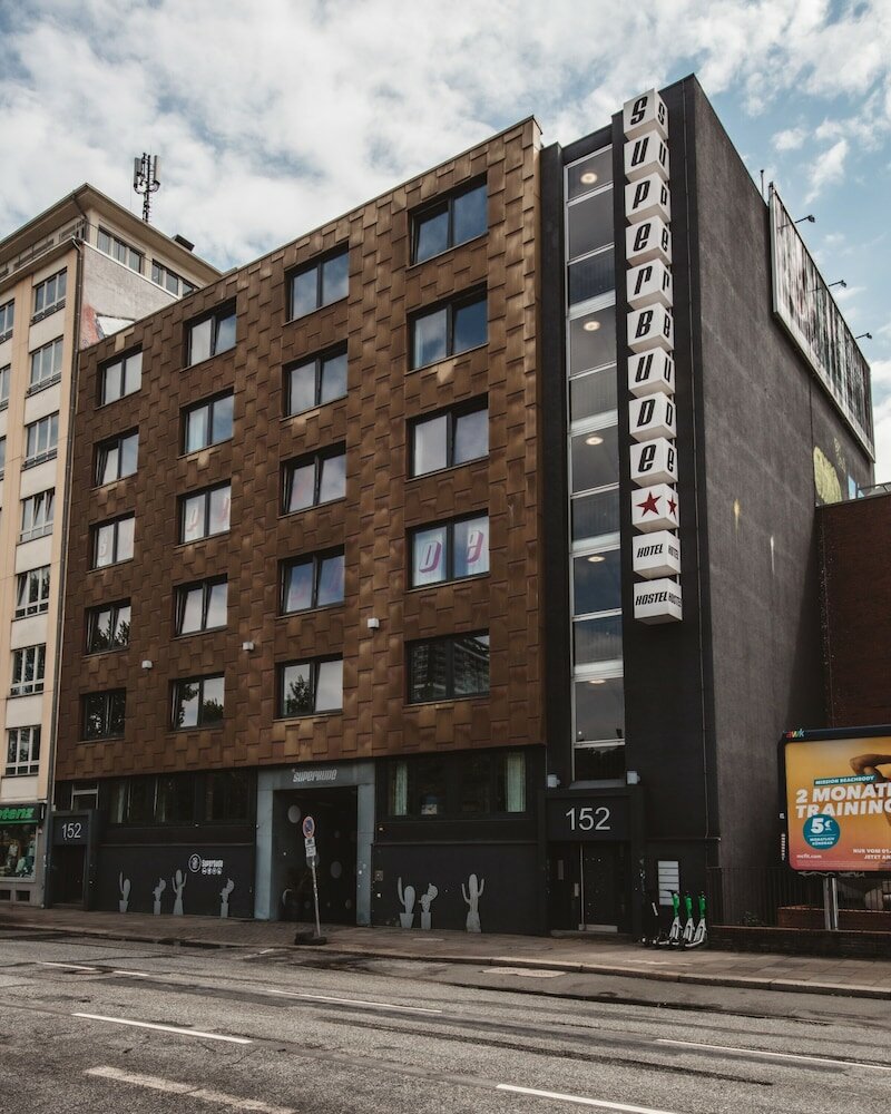 Фото отеля 1