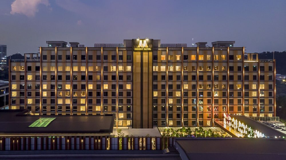 Фото M Resort & Hotel