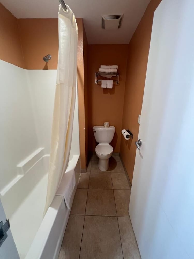 Фото Rancho California Inn