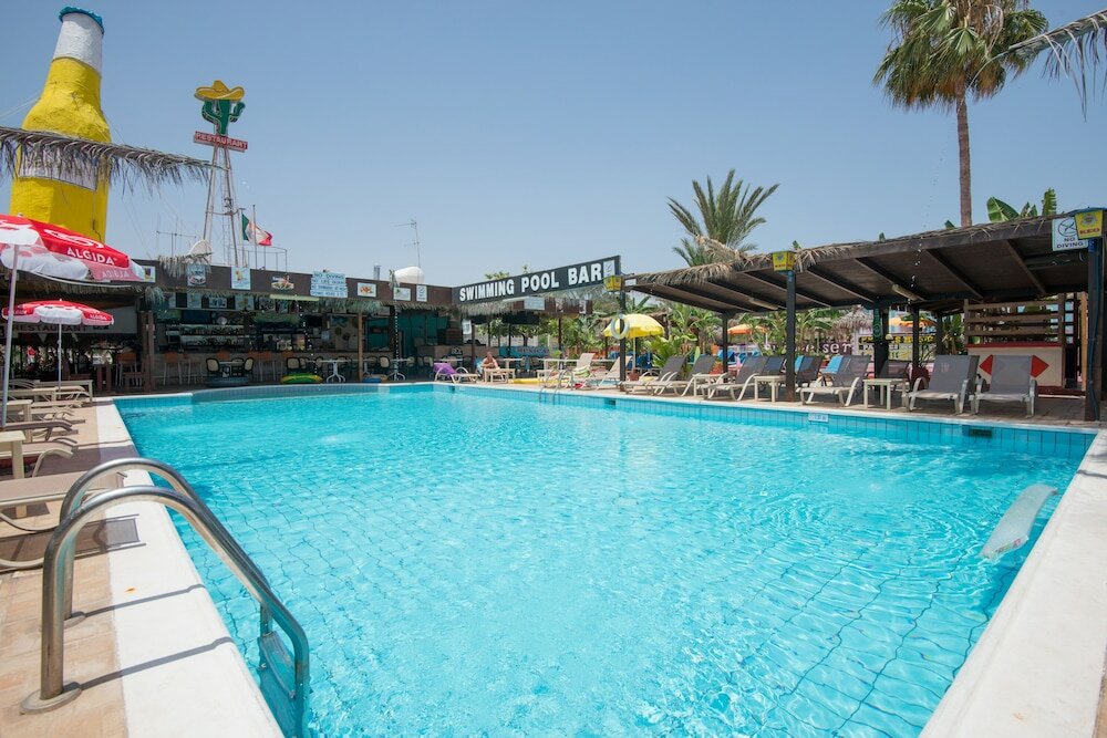 Фото Kkaras Hotel