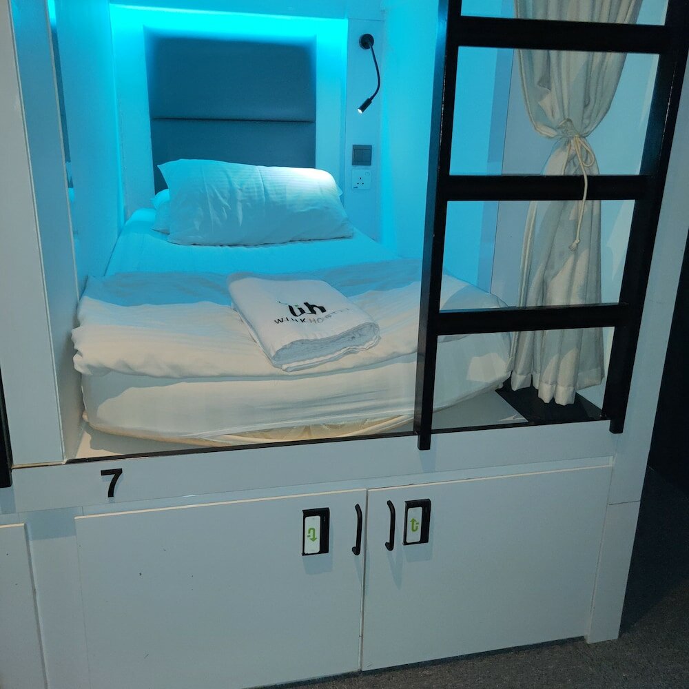 Фото Wink @ Mosque Street