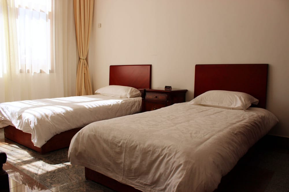 Фото Madagascar Golden Peacock Hotel