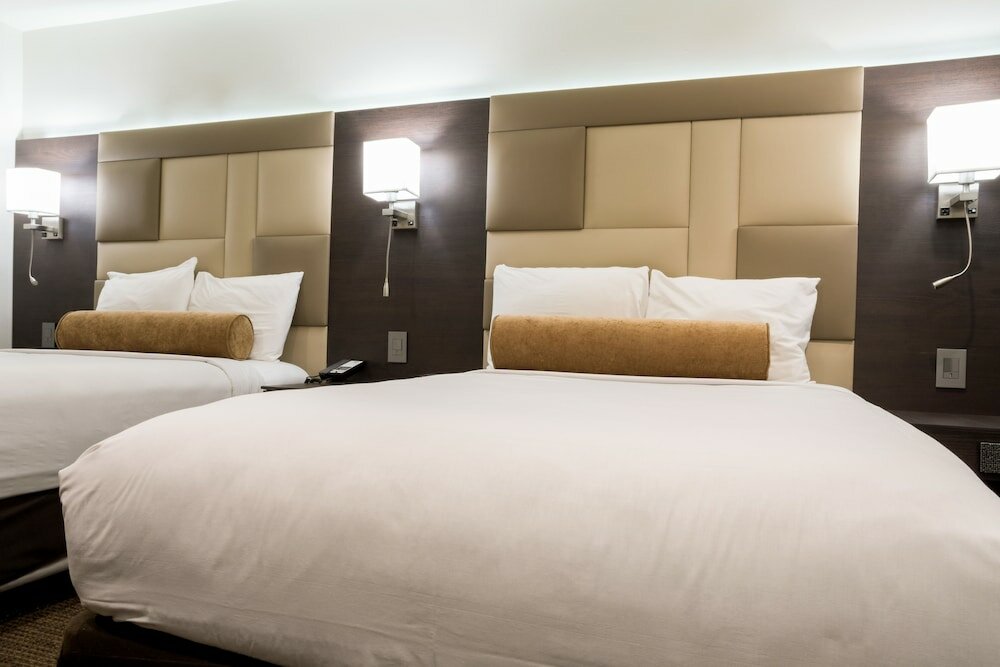 Фото Hotel Xilo Glendale