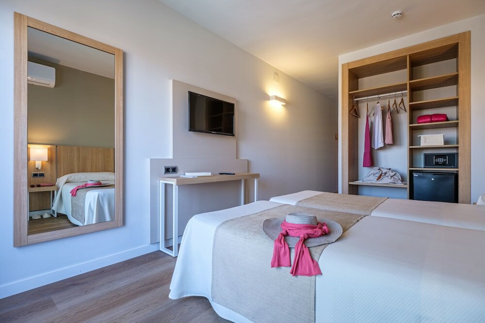 Фото Hotel California Garden