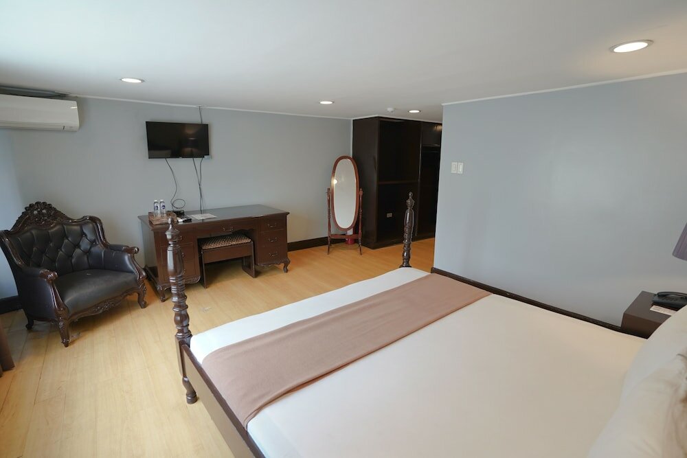 Фото Arzo Hotel Manila