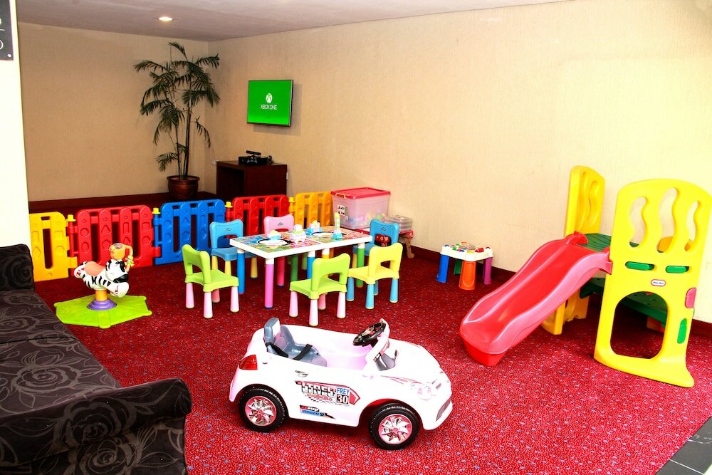 Фото Redtop Hotel & Convention Center