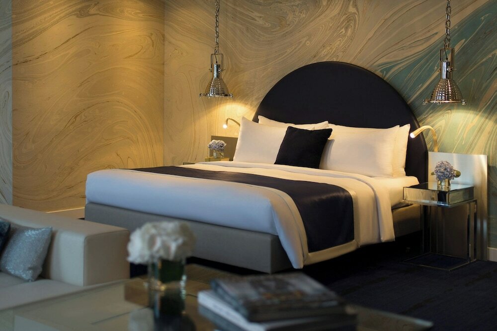 Фото Renaissance Hamburg Hotel