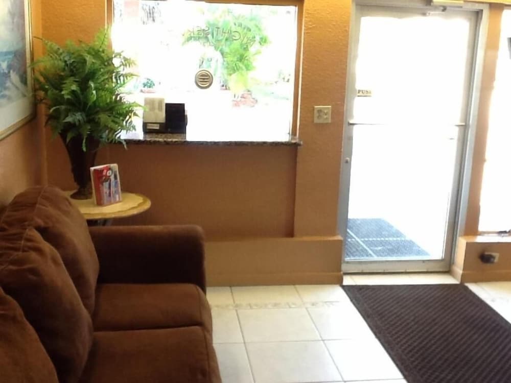 Фото Americas Best Inn and Suites Fort Lauderdale North