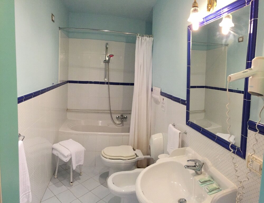 Фото Отель Mediterraneo