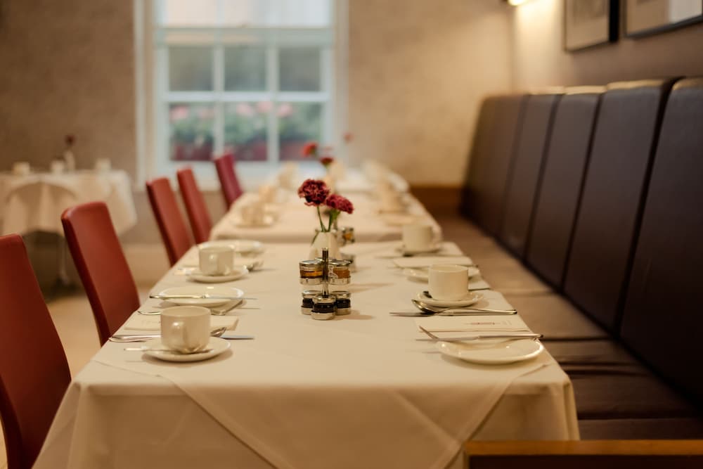 Фото Leopold Hotel