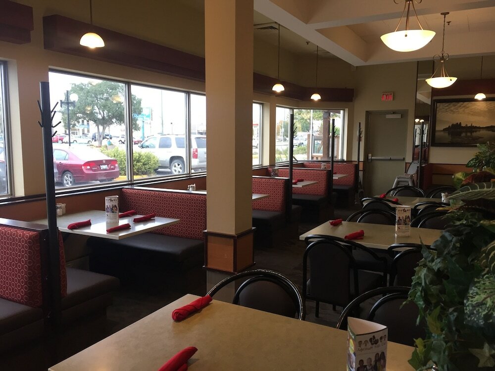 Фото Canad Inns Destination Centre Transcona