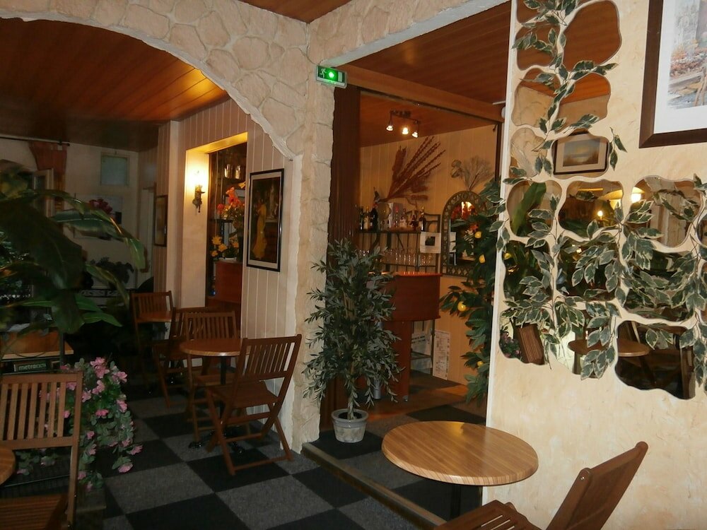 Фото Hôtel Beauséjour