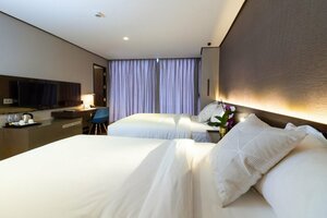 Гостиница Ramada Encore by Wyndham Makati