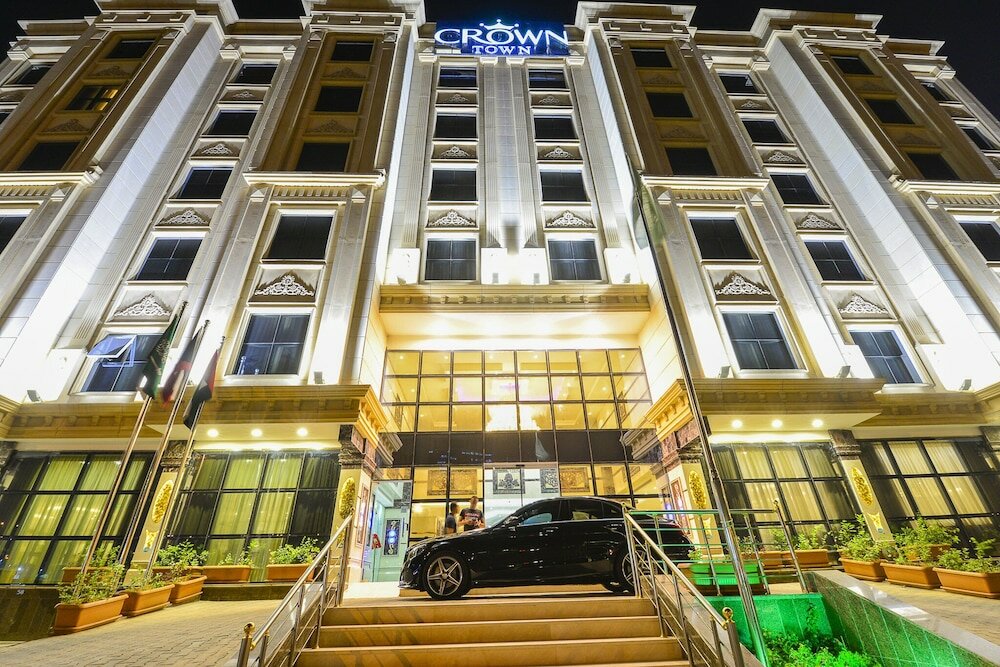 Фото Crown Town Hotel