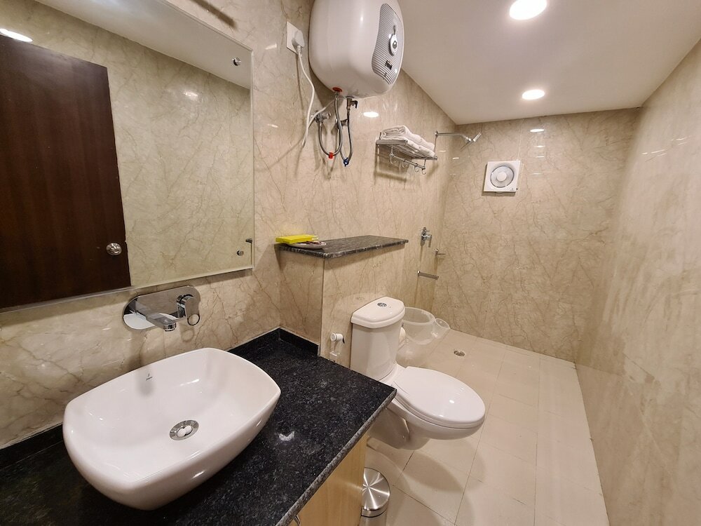 Фото Hotel Rajpur Heights