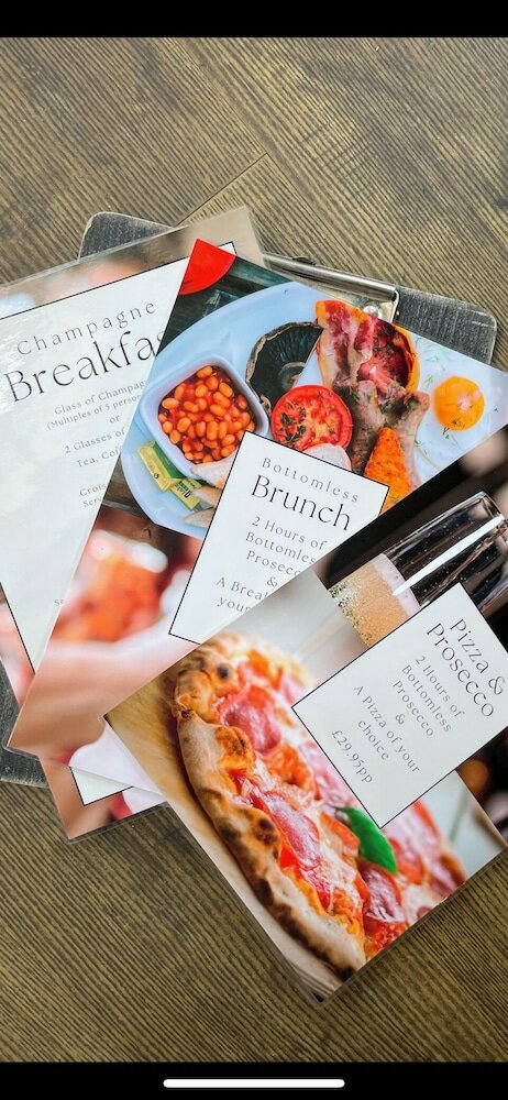 Фото The Lawns Hotel