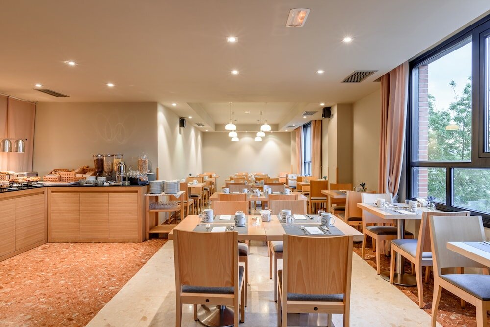 Фото Apartahotel Exe Campus San Mamés