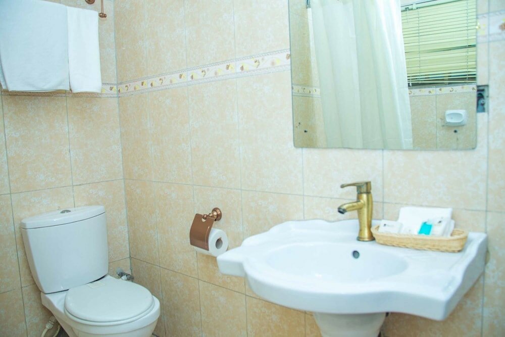 Фото Royal Crest Hotel & Suites