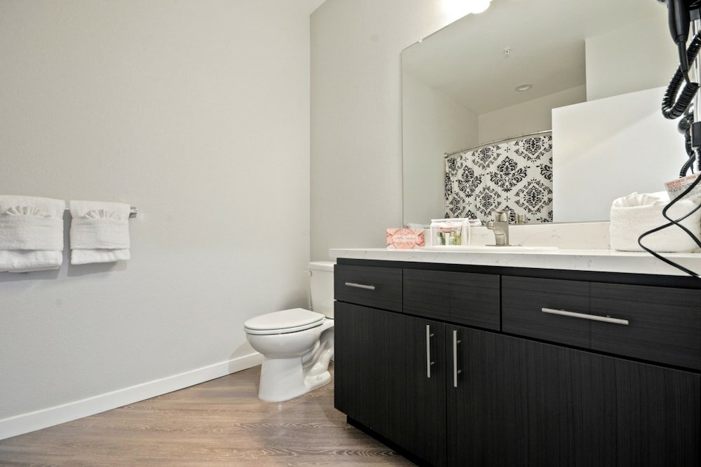 Фото Bluebird Suites near Facebook Hq