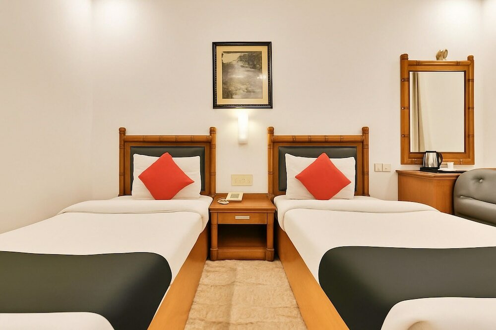 Фото Hotel Tjs Royale