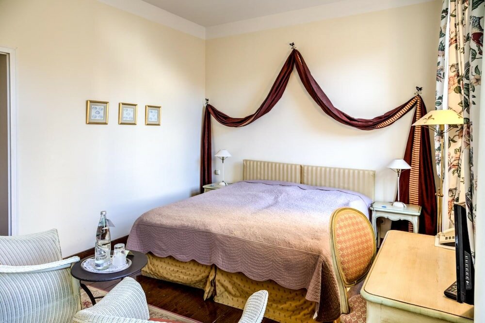 Фото Hotel Zum Bär