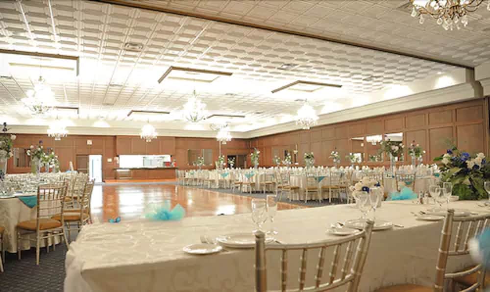 Фото Montecassino Hotel and Event Venue