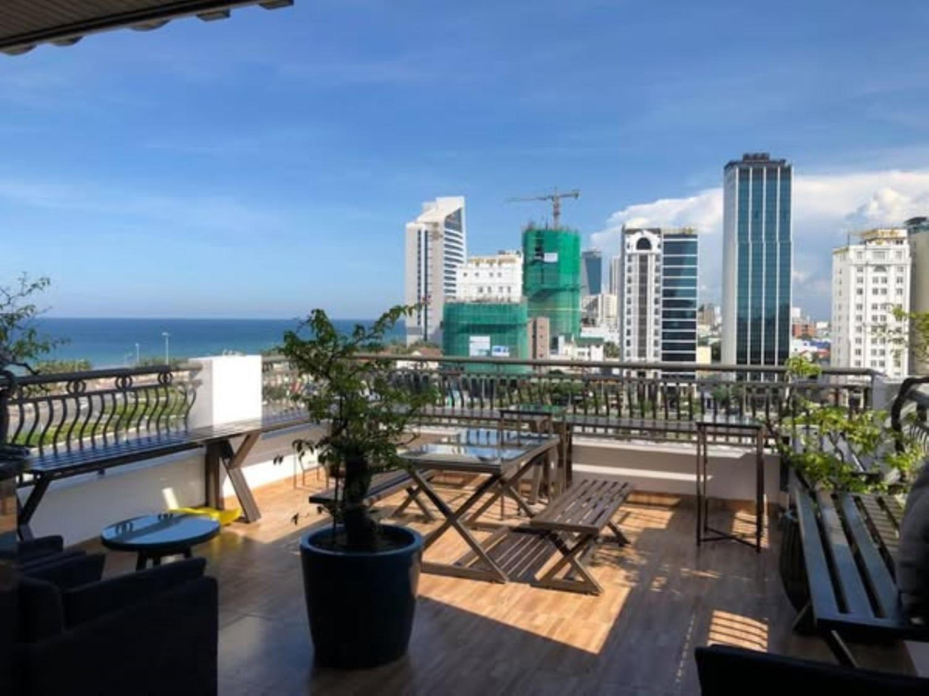 Фото La Lune Hotel