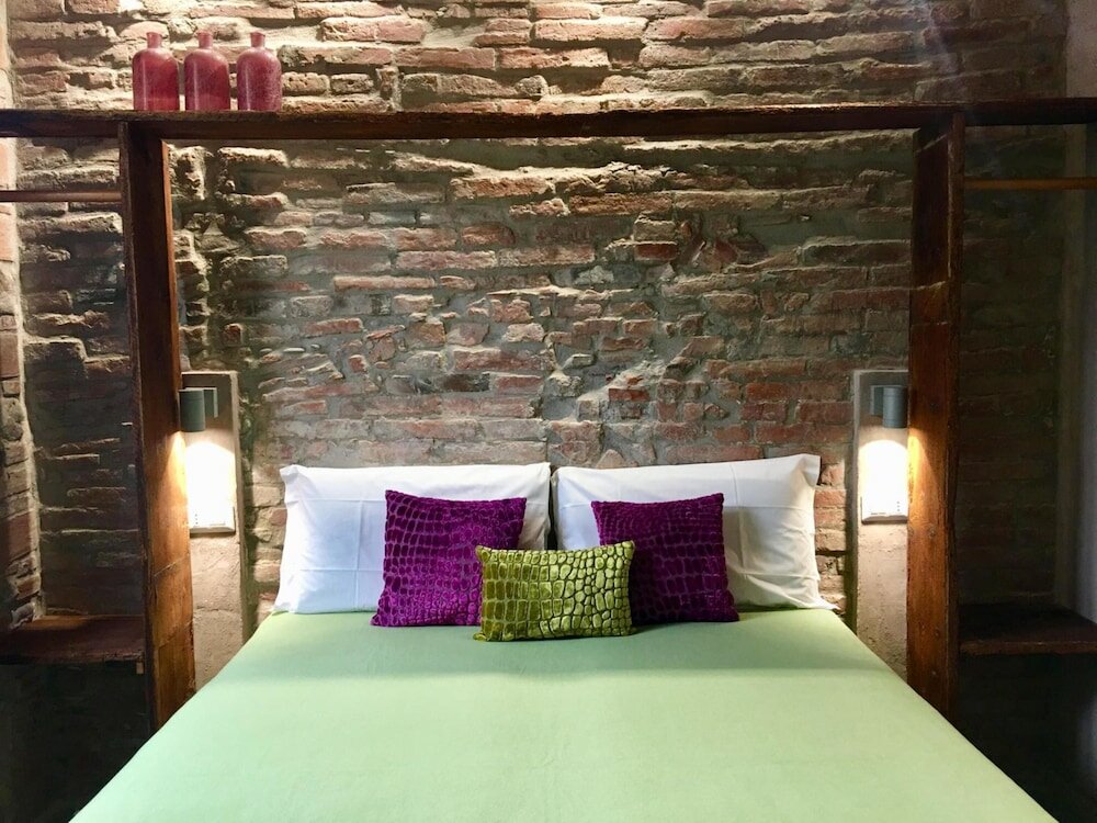 Фото Inside the wall - Santa Maria