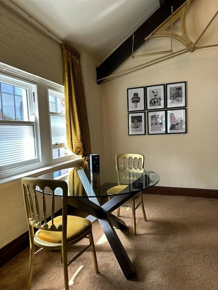 Фото The Dixie Dean Hotel